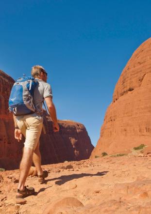 2 hikers in Australian outback